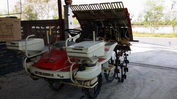 รถดำนานั่งขับ MITSUBISHI MPR510 เก่าญี่ปุ่น ดำนา 5 แถว สภาพสวย เครื่องยนต์ติดง่าย สภาพพร้อมใช้งาน รถดำนานั่งขับ MITSUBISHI MPR510 เก่าญี่ปุ่น ดำนา 5 แถว สภาพสวย เครื่องยนต์ติดง่าย สภาพพร้อมใช้งาน