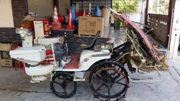 รถดำนานั่งขับ MITSUBISHI MPR510 เก่าญี่ปุ่น ดำนา 5 แถว สภาพสวย เครื่องยนต์ติดง่าย สภาพพร้อมใช้งาน รถดำนานั่งขับ MITSUBISHI MPR510 เก่าญี่ปุ่น ดำนา 5 แถว สภาพสวย เครื่องยนต์ติดง่าย สภาพพร้อมใช้งาน