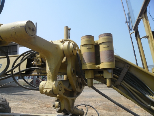 ขายรถเกรด CAT140G72V สภาพสวยพร้อมใช้เครื่องไดเล็กเอกสารทะเบียน ขายรถเกรด CAT140G72V สภาพสวยพร้อมใช้เครื่องไดเล็กเอกสารทะเบียน