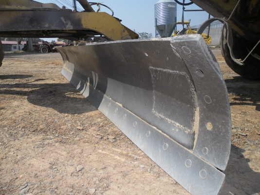 ขายรถเกรด CAT140G72V สภาพสวยพร้อมใช้เครื่องไดเล็กเอกสารทะเบียน ขายรถเกรด CAT140G72V สภาพสวยพร้อมใช้เครื่องไดเล็กเอกสารทะเบียน