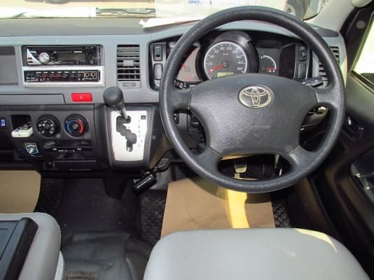 ขายรถตู้มือสอง รถครอบครัว ใช้งานมาน้อย VIP นั่งสบาย ปี2011  769000 เท่านั้น