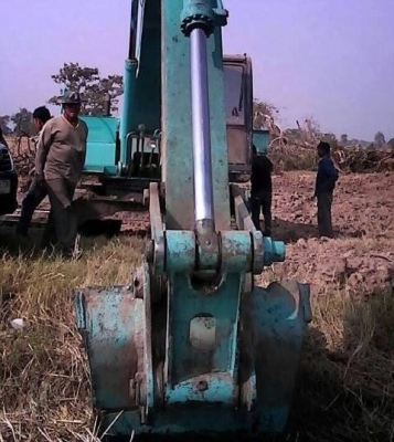 **780,000 บ.ต่อรอง/// โกเบ 200 MARK-3**ขายแบคโฮ KOBELCO MARK-3 SK200 เก๋งน้ำเงิน เครื่องเดิม ปั้มเดิม ไฟฟ้าตัด เครื่องดี แรงดี แน่นดี ปั้มดี แรง ทำงานดี เร็ว บูมอาร์มดี บุ้งกี๋หนา บูท/สลัก แน่นดี เอวดีแน่น ช่วงล่าง70-80\% โซ่ดี แทร็กครบ เฟรมสวย โรลเลอร์ดี **780,000 บ.ต่อรอง/// โกเบ 200 MARK-3**ขายแบคโฮ KOBELCO MARK-3 SK200 เก๋งน้ำเงิน เครื่องเดิม ปั้มเดิม ไฟฟ้าตัด เครื่องดี แรงดี แน่นดี ปั้มดี แรง ทำงานดี เร็ว บูมอาร์มดี บุ้งกี๋หนา บูท/สลัก แน่นดี เอวดีแน่น ช่วงล่าง70-80\% โซ่ดี แทร็กครบ เฟรมสวย โรลเลอร์ดี