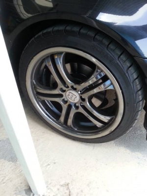 ขายล้อ  BENZ 18   ไม่รวมยาง 8000 บาท