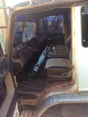 ..หัวเก๋ง HINO F18 อุปกรณ์ กันชน หน้ากระจัง ครบ ขาย38,000 บาท (ติดต่อ ศุภากร 081-4252943)