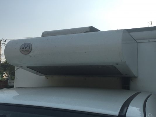 รถ Isuzu  4 ล้อ + ตู้เย็นแบบชิลเลอร์ เหมาะสำหรับขนส่งเบเกอรี่