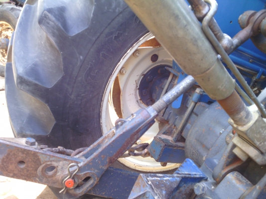 ขายตามสภาพ 6640 เครื่องดี เกียดี มีผาลดันหน้า ผาล4  เอกสารเล้มทะเบีนพร้อมโอน ใช้งานได้เลย ไม่ต้องซ้อม