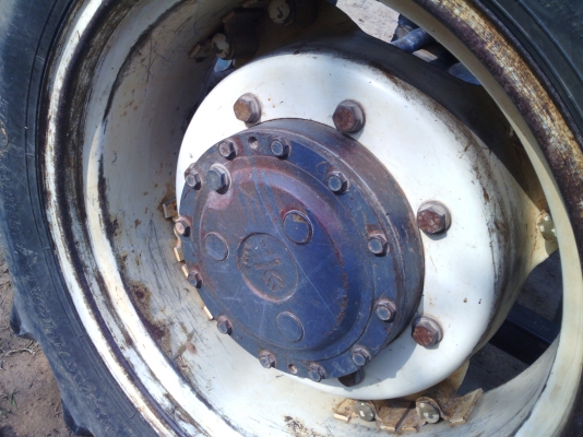 ขายตามสภาพ 6640 เครื่องดี เกียดี มีผาลดันหน้า ผาล4  เอกสารเล้มทะเบีนพร้อมโอน ใช้งานได้เลย ไม่ต้องซ้อม