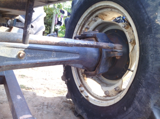 ขายตามสภาพ 6640 เครื่องดี เกียดี มีผาลดันหน้า ผาล4  เอกสารเล้มทะเบีนพร้อมโอน ใช้งานได้เลย ไม่ต้องซ้อม