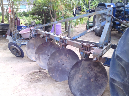 ขายตามสภาพ 6640 เครื่องดี เกียดี มีผาลดันหน้า ผาล4  เอกสารเล้มทะเบีนพร้อมโอน ใช้งานได้เลย ไม่ต้องซ้อม