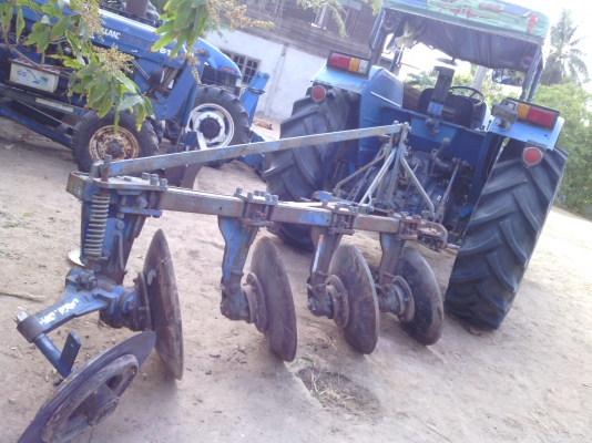 ขายตามสภาพ 6640 เครื่องดี เกียดี มีผาลดันหน้า ผาล4  เอกสารเล้มทะเบีนพร้อมโอน ใช้งานได้เลย ไม่ต้องซ้อม