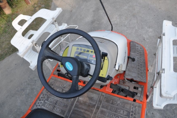 ขายรถดำนาราคาถูก KUBOTA SPA4 (4แถว) สภาพสวยเดิมจากญี่ปุ่นยังไม่เคยใช้ในไทย 58,000เท่านั้น!!