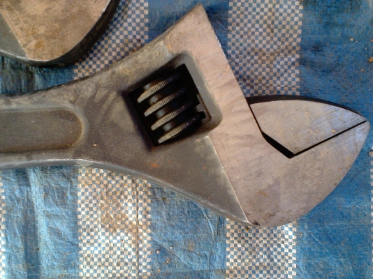 ประแจเลื่อนตัวใหญ่ขนาด 600 มิล ประแจเลื่อนตัวใหญ่ขนาด 600 มิล