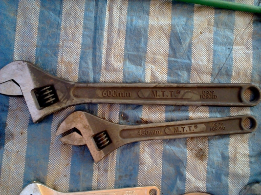 ประแจเลื่อนตัวใหญ่ขนาด 600 มิล