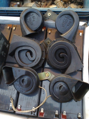 แตรคู่ยุโรปเมคอินฝรั่งเศสเสียงนิ่มดังครับของแท้ทุกคู่ครับใส่รถได้ทุกรุ่นครับราคานีคุ้มมากครับสไตรเบน์/ซีตอง/วอลโว่ลครับ/เชฟครับ