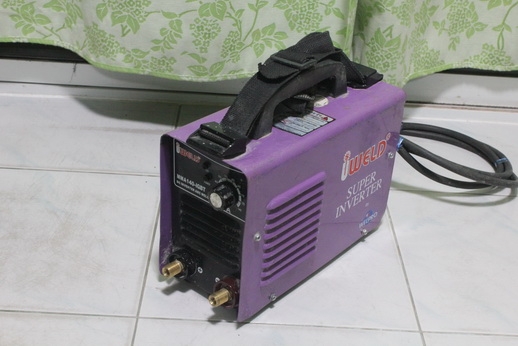 ตู้เชื่อมระบบอินเวอร์เตอร์ iweld ขนาด 140 A สภาพดีพร้อมใช้งานอุปกรณ์ครบครับ