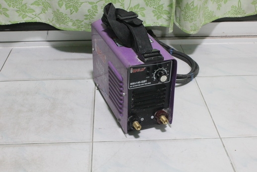 ตู้เชื่อมระบบอินเวอร์เตอร์ iweld ขนาด 140 A สภาพดีพร้อมใช้งานอุปกรณ์ครบครับ