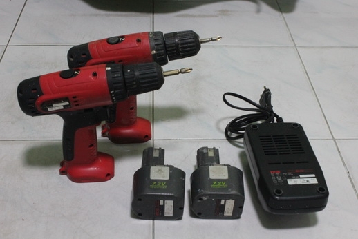 สว่านไขควงไร้สาย ryobi รุ่น 7.2โวลต์ สภาพพร้อมใช้งานครับ