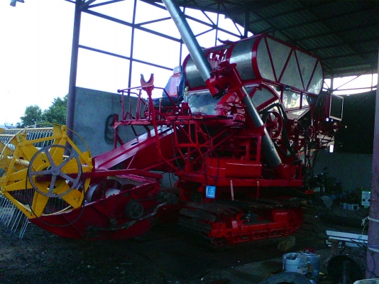 ขายรถเกี่ยวข้าว ซูปเปอร์ ไวไฟ สภาพพร้อมใช้งาน เครื่อง 210 ปั้มเบอร์22 ตัวเดิน10