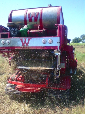 ขายรถเกี่ยวข้าว ซูปเปอร์ ไวไฟ สภาพพร้อมใช้งาน เครื่อง 210 ปั้มเบอร์22 ตัวเดิน10