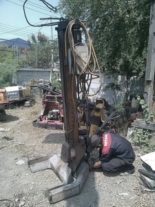 ขาย -  ฮ้อย หรือ ลิฟท์ยกของ อเนกประสงค์ ได้ทั้ง รถยนต์ ตู้คอนแทรนเนอร์ พร้อมใช้งานครับ