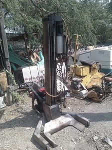 ขาย -  ฮ้อย หรือ ลิฟท์ยกของ อเนกประสงค์ ได้ทั้ง รถยนต์ ตู้คอนแทรนเนอร์ พร้อมใช้งานครับ