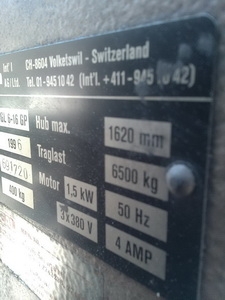 ขาย -  ฮ้อย หรือ ลิฟท์ยกของ อเนกประสงค์ ได้ทั้ง รถยนต์ ตู้คอนแทรนเนอร์ พร้อมใช้งานครับ