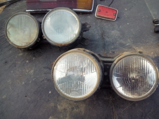 ไฟหน้า BMW e12 ตามสภาพ 1คู่600บาท