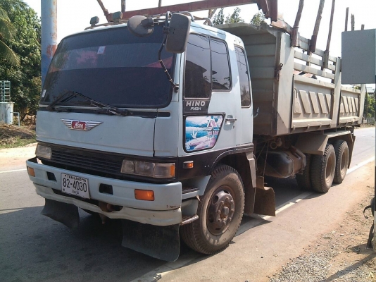 ขายด่วนรถสิบล้อFM3Hดั้มสามมิตรเครือง195แรงม้าปี37รถสวย