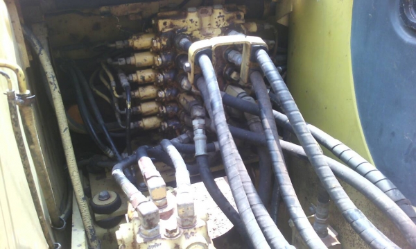 รถแบคโฮ KOMATSU  120 - 6   สนใจติดต่อ 081 - 6079515