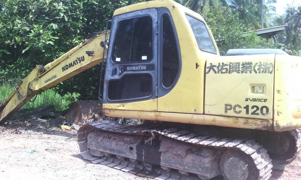 รถแบคโฮ KOMATSU  120 - 6   สนใจติดต่อ 081 - 6079515