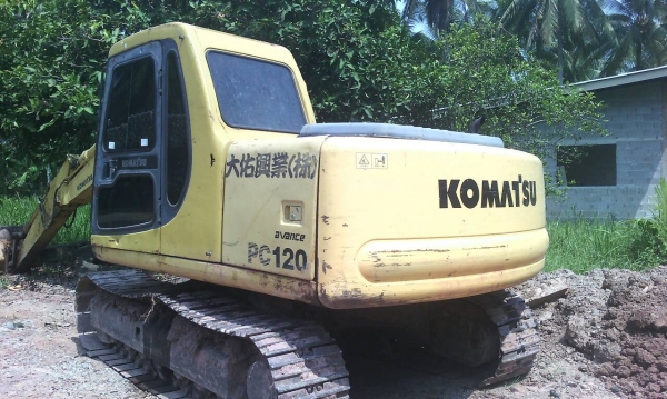 รถแบคโฮ KOMATSU  120 - 6   สนใจติดต่อ 081 - 6079515
