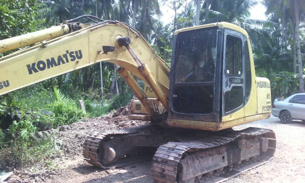 รถแบคโฮ KOMATSU  120 - 6   สนใจติดต่อ 081 - 6079515