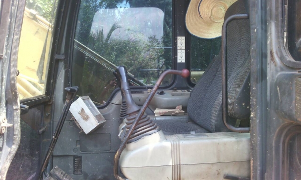 รถแบคโฮ KOMATSU  120 - 6   สนใจติดต่อ 081 - 6079515