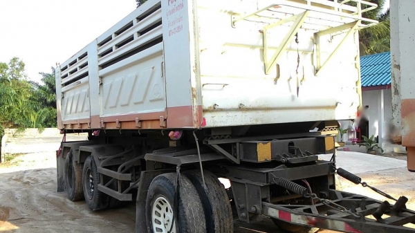 รถมิตซู 10 ล้อดั้ม 270 แรงม้า. ปี 56  ( ขายแม่ , ลูก )   สนใจติดต่อ  081 - 6079515