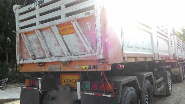 รถมิตซู 10 ล้อดั้ม 270 แรงม้า. ปี 56  ( ขายแม่ , ลูก )   สนใจติดต่อ  081 - 6079515