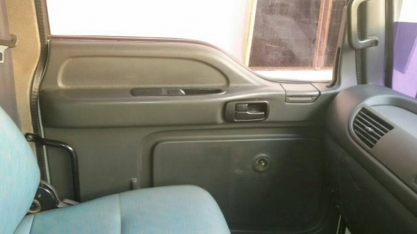 รถอีซูซุ 6 ล้อดั้ม 210 แรงม้า. ปี 49  ( รถวิ่ง 2xx,xxx กม. )   สนใจติดต่อ 081 - 6079515