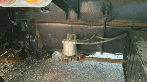 รถอีซูซุ 6 ล้อดั้ม 210 แรงม้า. ปี 49  ( รถวิ่ง 2xx,xxx กม. )   สนใจติดต่อ 081 - 6079515