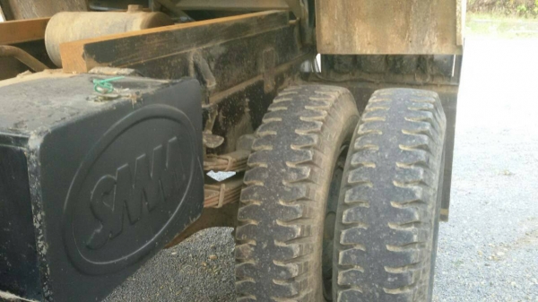 รถอีซูซุ 6 ล้อดั้ม 210 แรงม้า. ปี 49  ( รถวิ่ง 2xx,xxx กม. )   สนใจติดต่อ 081 - 6079515