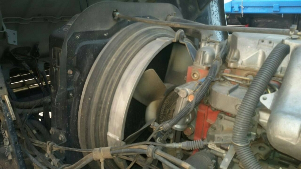 รถอีซูซุ 6 ล้อดั้ม 210 แรงม้า. ปี 49  ( รถวิ่ง 2xx,xxx กม. )   สนใจติดต่อ 081 - 6079515