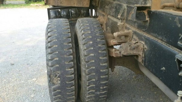 รถอีซูซุ 6 ล้อดั้ม 210 แรงม้า. ปี 49  ( รถวิ่ง 2xx,xxx กม. )   สนใจติดต่อ 081 - 6079515