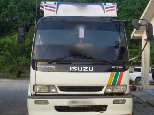 รถอีซูซุ 6 ล้อดั้ม 210 แรงม้า. ปี 49  ( รถวิ่ง 2xx,xxx กม. )   สนใจติดต่อ 081 - 6079515