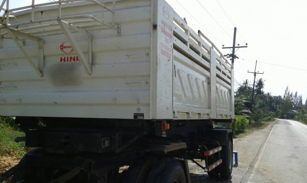 ขายหางพ่วง สามมิต  2  เพลา.  ปี 55   สนใจติดต่อ  081 - 6079515