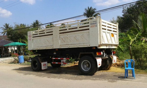 ขายหางพ่วง สามมิต  2  เพลา.  ปี 55   สนใจติดต่อ  081 - 6079515