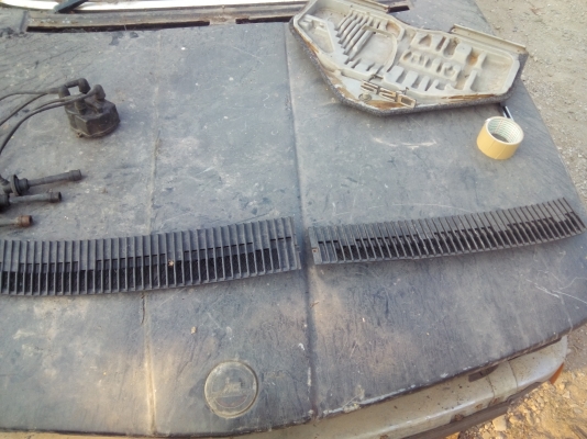 ขายรางจิ้งหรีด BMW e12 1คู่300บาท