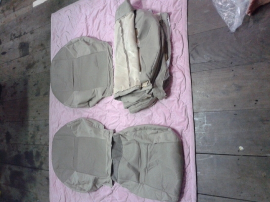 ขายผ้าหุ้มเบาะกำมะหยี่ VIGO สภาพถอดจากป้ายแดง