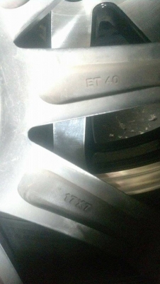 แม็ก 17 พร้อมยางดันลอบ 5 รู 114 แม็ก 17 พร้อมยางดันลอบ 5 รู 114