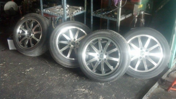 แม็ก 17 พร้อมยางดันลอบ 5 รู 114 แม็ก 17 พร้อมยางดันลอบ 5 รู 114