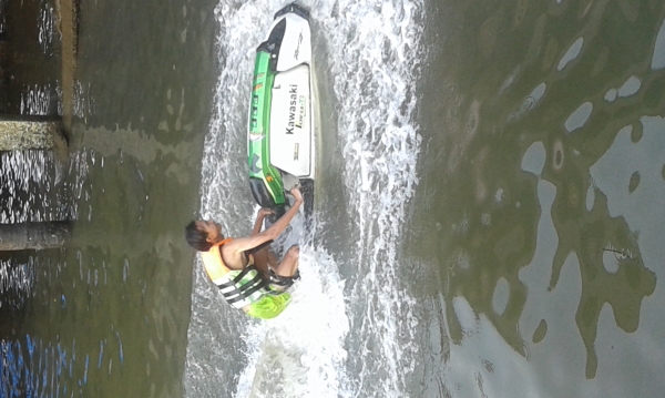 ขายเจ็ทสกียืน kawasaki js550c เครื่องหลีดรุ่นใหม่ ถูกๆ