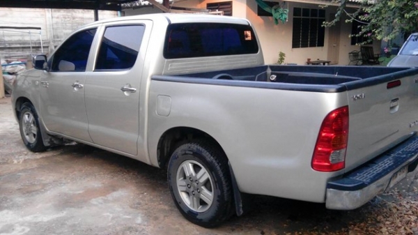 ขายด่วน! TOYOTA VIGO D4D สีเงิน 4ประตู เครื่อง3000 ปี2006 ขายด่วน! TOYOTA VIGO D4D สีเงิน 4ประตู เครื่อง3000 ปี2006