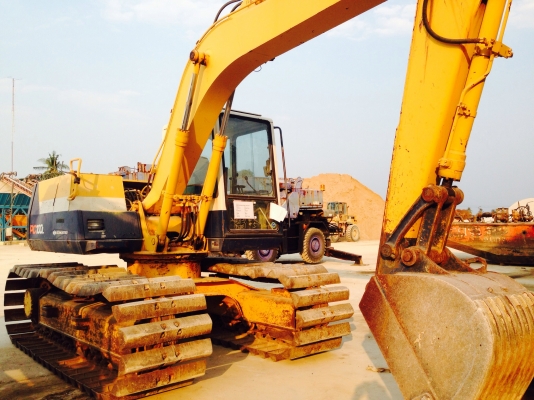 ขาย รถขุดโคมัสสุ PC100L เก่าญี่ปุ่น แท้ๆ ไม่เคยใช้ในเมืองไทย